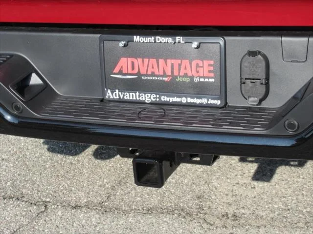 New 2026 Molten Red Pearl-Coat Exterior Paint RAM LARAMIE image 10