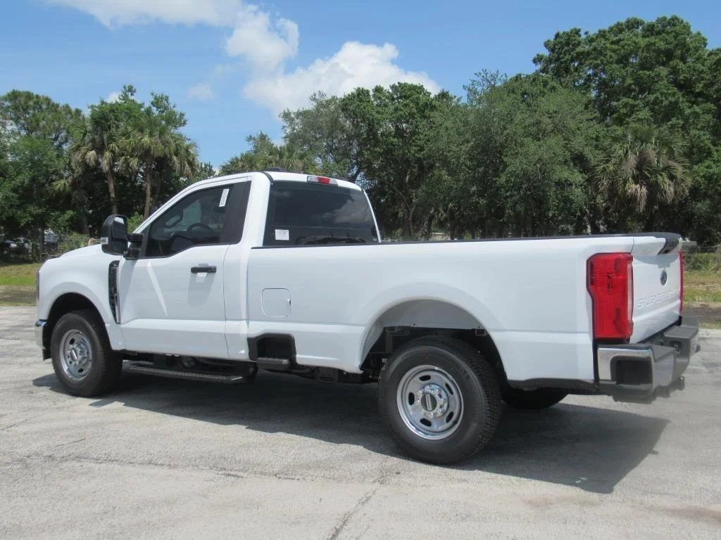 New 2024 Oxford White Ford F-250® XL image 4