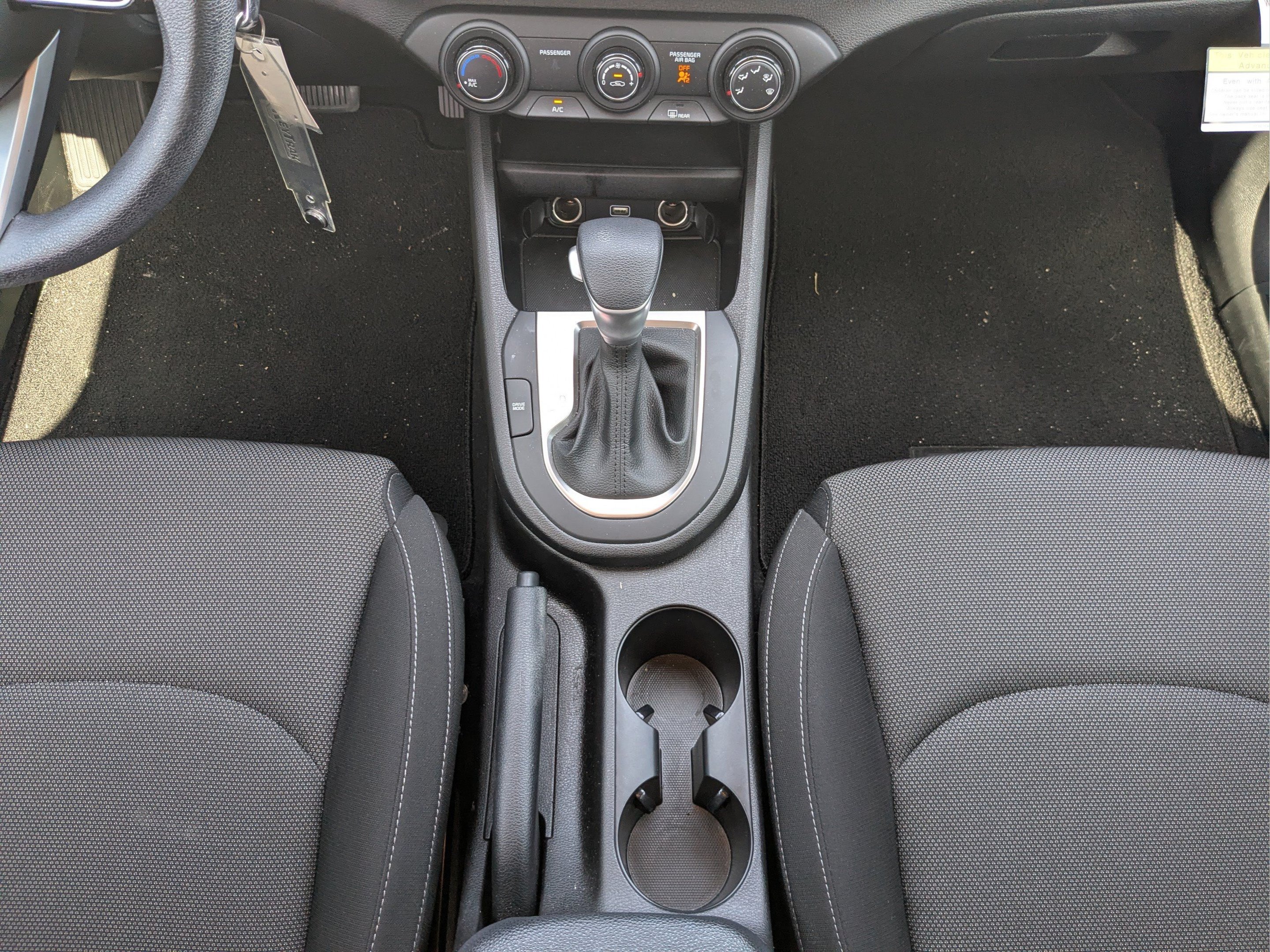 2023 Kia Forte LXS - Photo 15