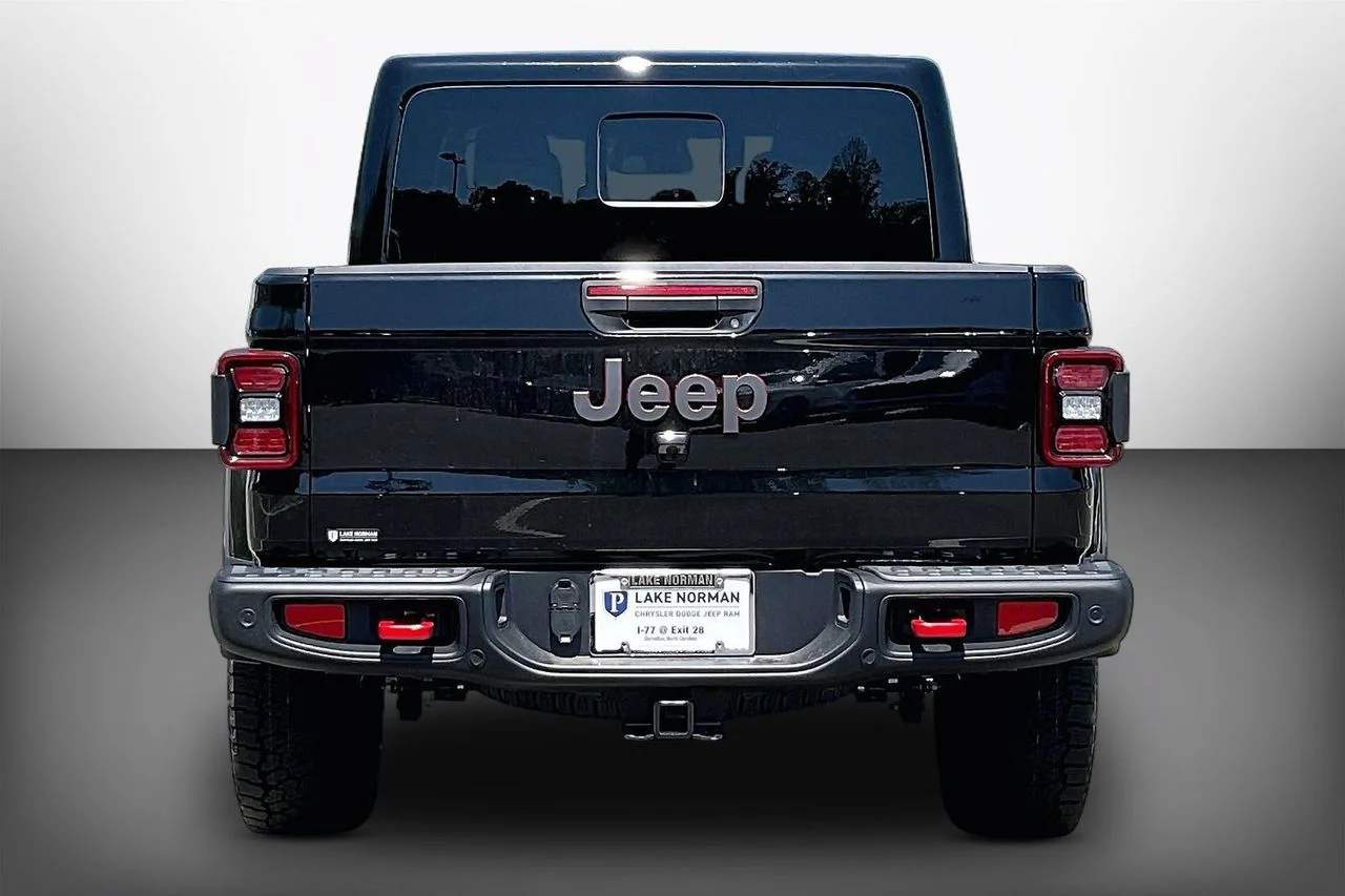 New 2026 Black Clear-Coat Exterior Paint Jeep Rubicon X image 7