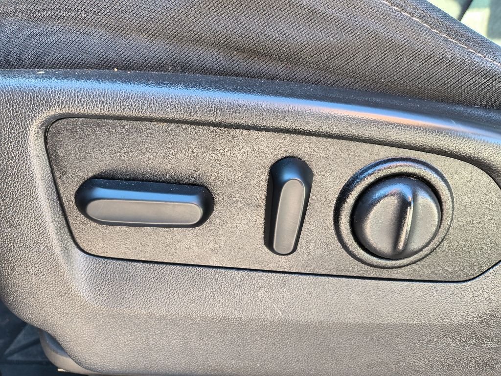 2020 Chevrolet Silverado 1500 RST - Photo 15
