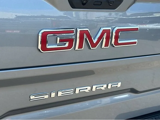 2026 GMC Sierra 1500 SLT - Photo 15