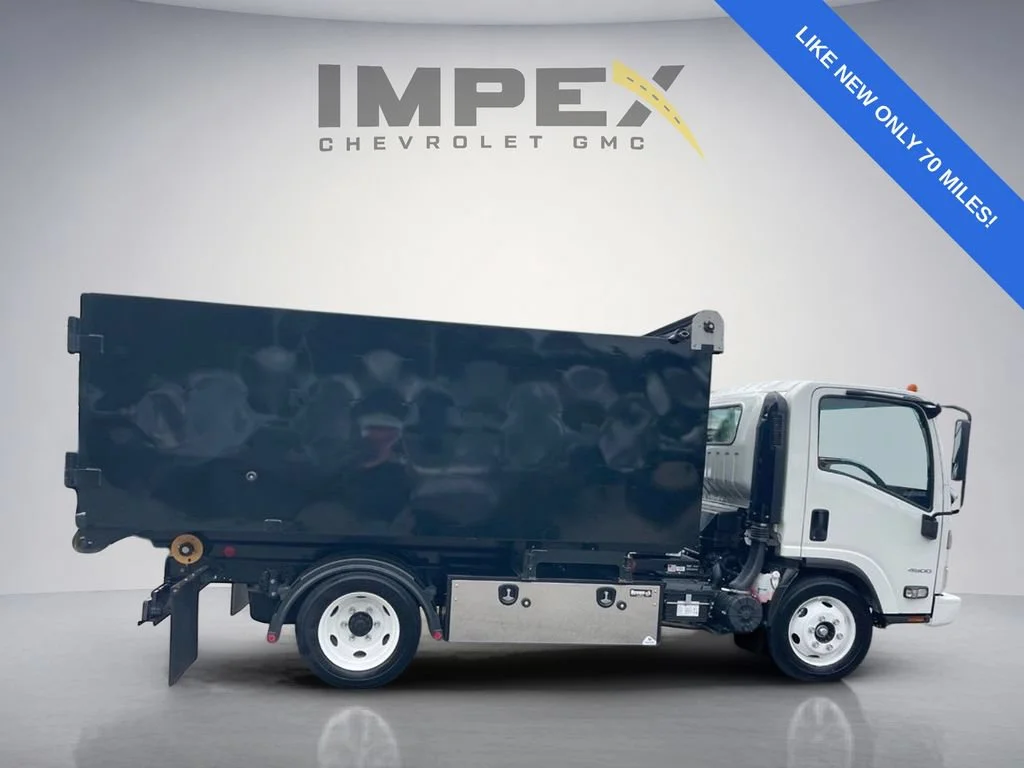Used 2024 Arc White Chevrolet 1WT image 5
