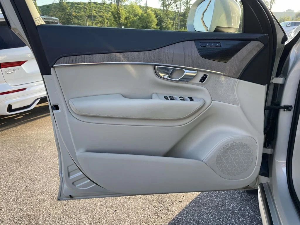 Used 2021 Birch Light Metallic Volvo Inscription image 5