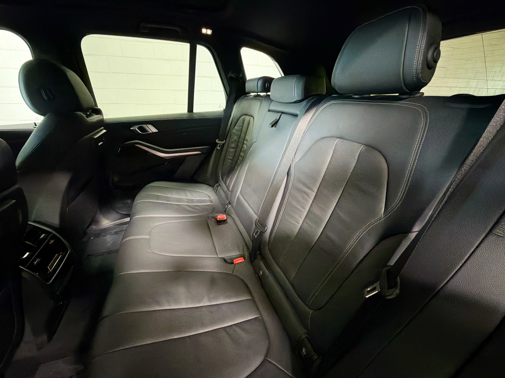 Used 2020 Jet Black BMW sDrive40i image 21