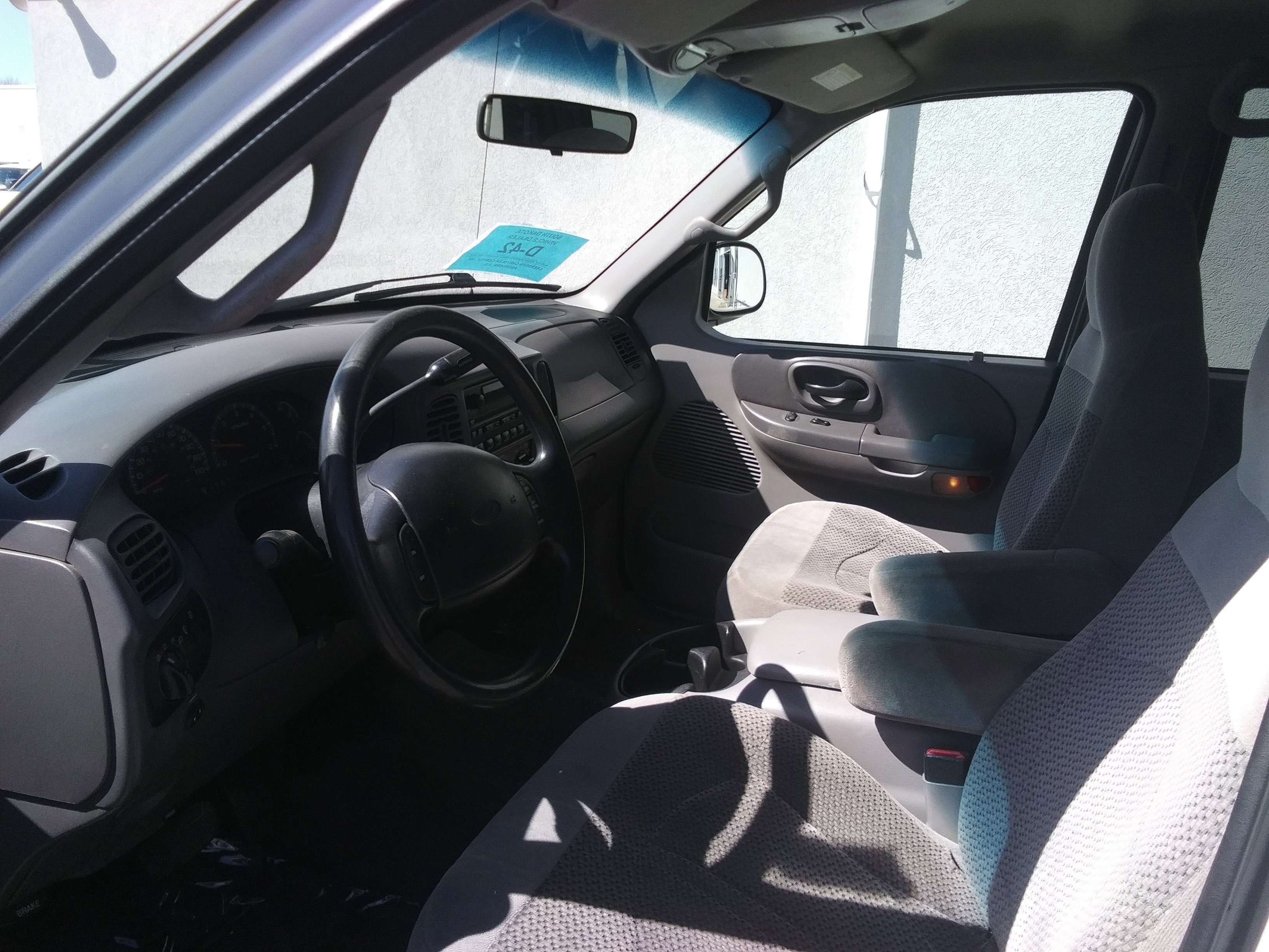 Used 2001 Silver Ford  image 10