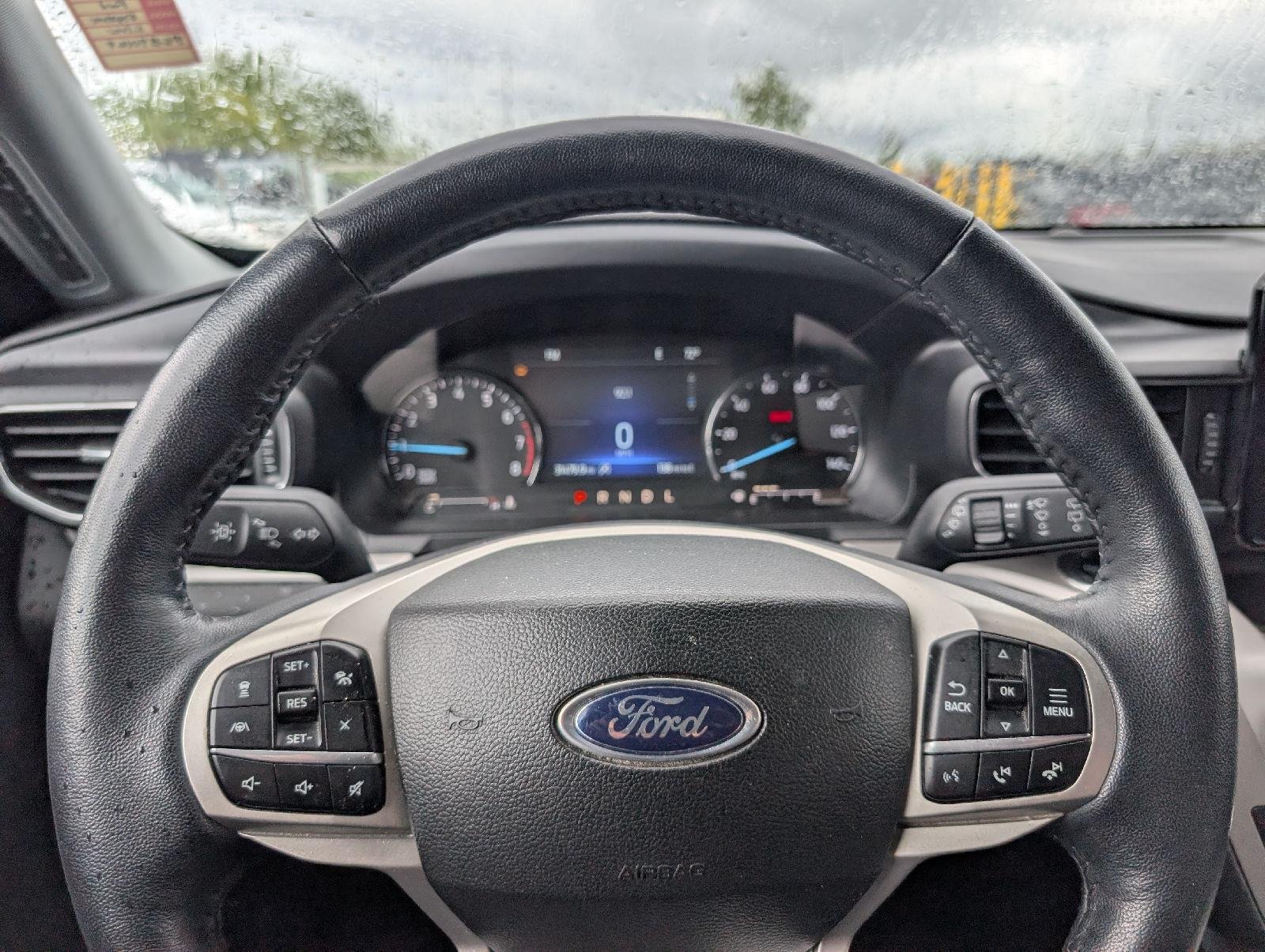 Used 2023 Iconic Silver Ford XLT image 16