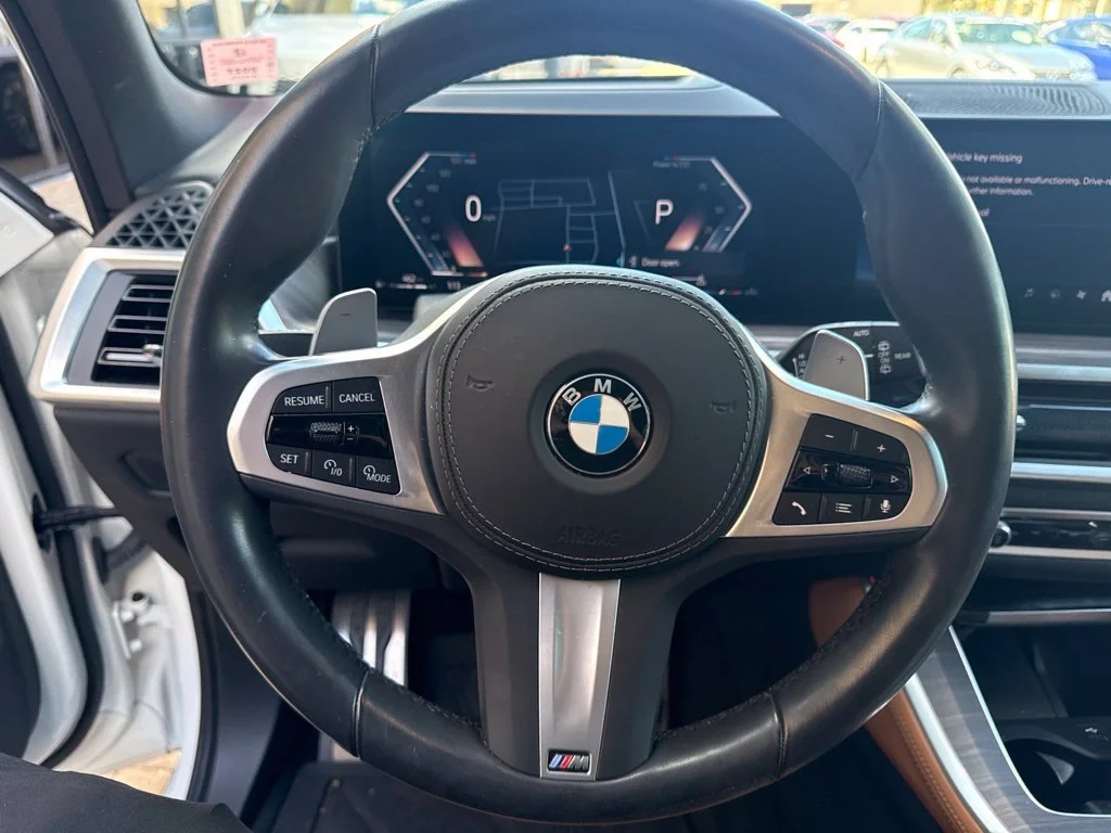 Used 2024 White BMW sDrive40i image 22