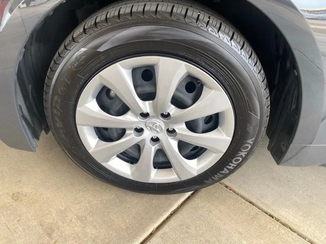 Certified Used 2025  Toyota LE image 5