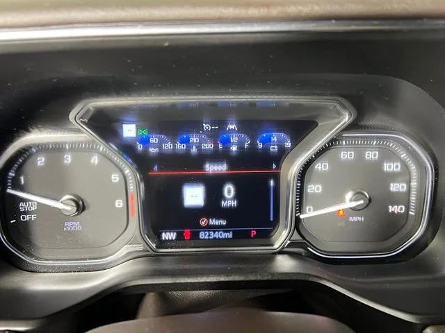 Used 2021 White GMC Denali image 22