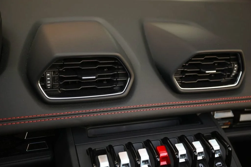 Used 2020 Nero Noctis Lamborghini Base image 37