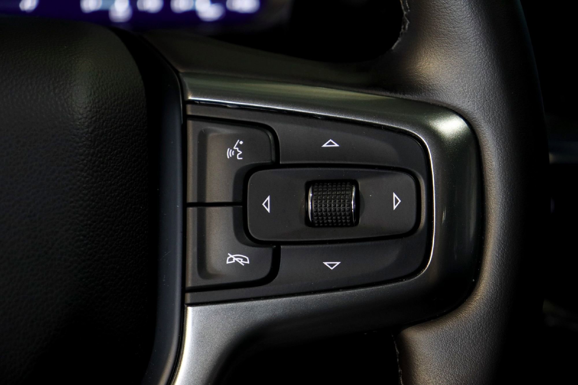 2025 Chevrolet Silverado 1500 LT - Photo 13