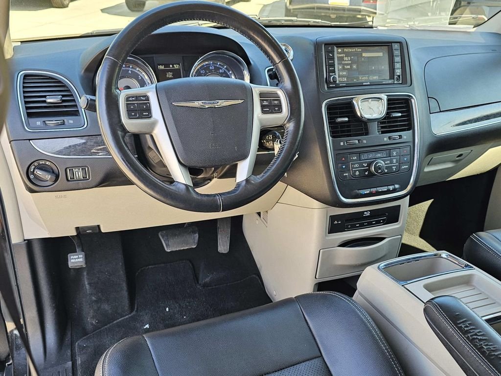 Used 2015 Black Chrysler Touring-L image 37
