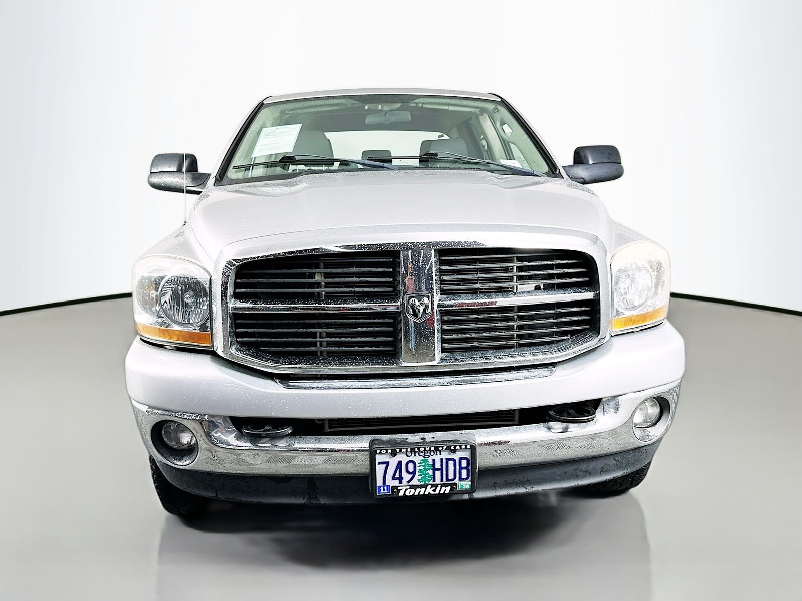 Used 2006 Bright Silver Metallic Dodge SLT image 1