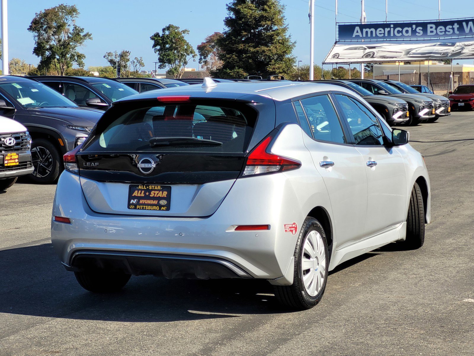 2024 Nissan Leaf S photo 3