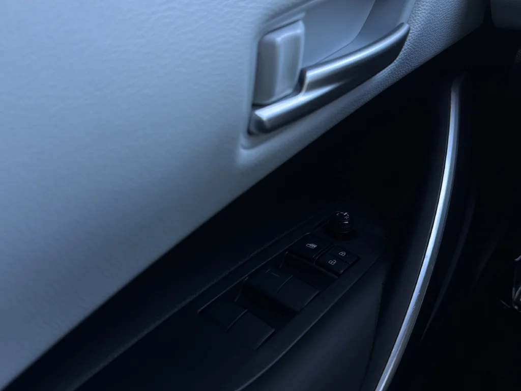 Used 2023 Ice Toyota SE image 11