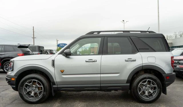 Used 2021 Silver Ford Badlands image 9