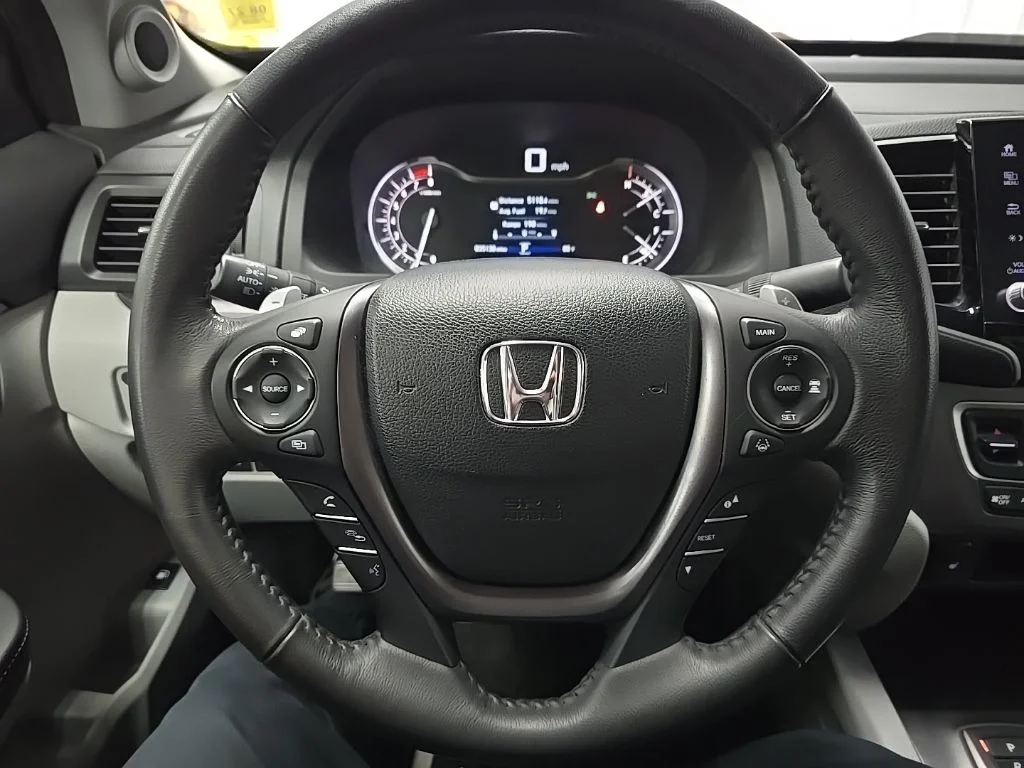 Used 2023  Honda RTL image 22
