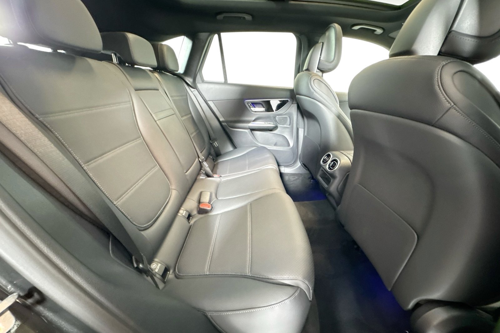 New 2026 Graphite Grey Metallic Mercedes-Benz GLC 300 image 25