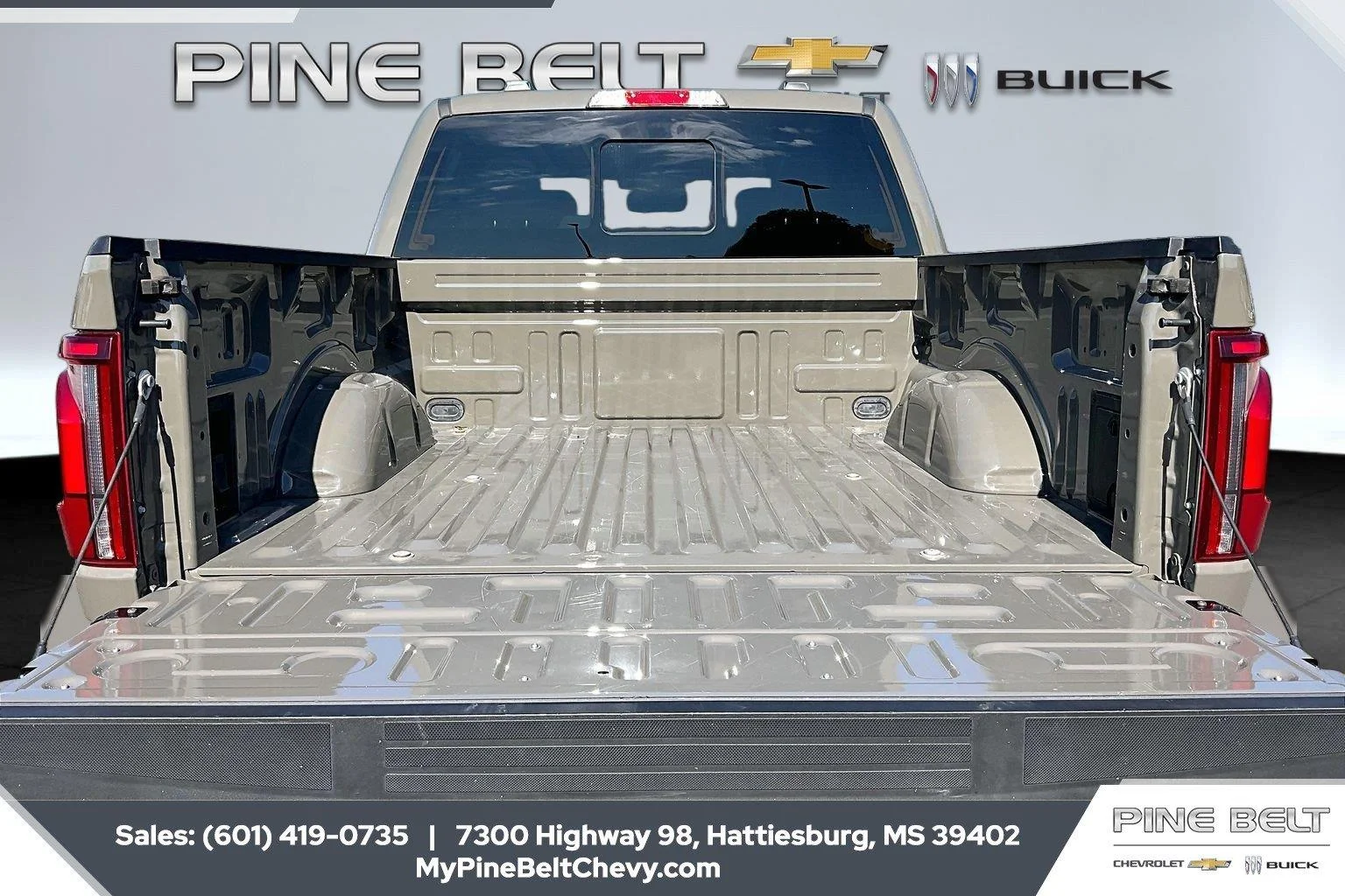 Used 2025 Marsh Gray Ford LARIAT image 5