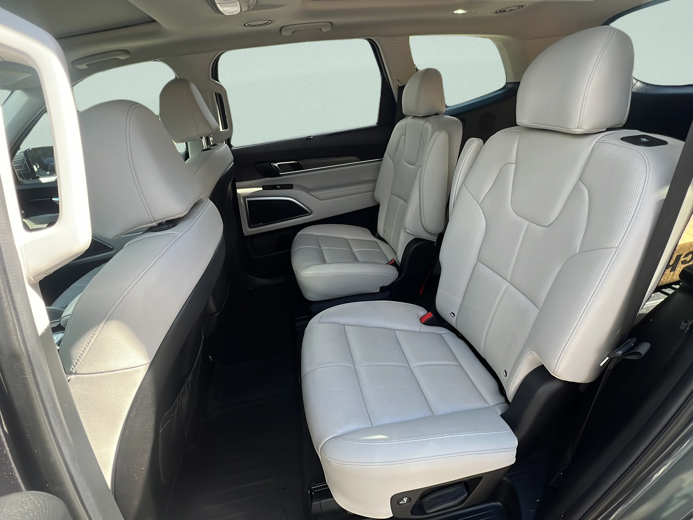 Used 2022 Gravity Grey Kia SX image 10