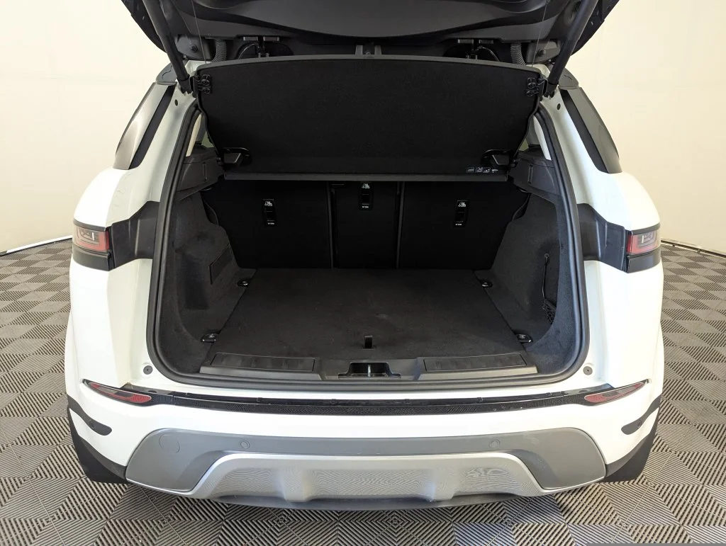 Used 2023 White Land Rover S image 16