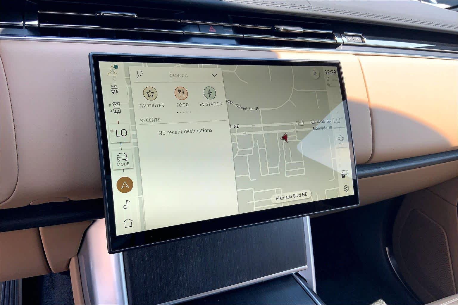 New 2026 Ostuni Pearl White Land Rover SE image 16