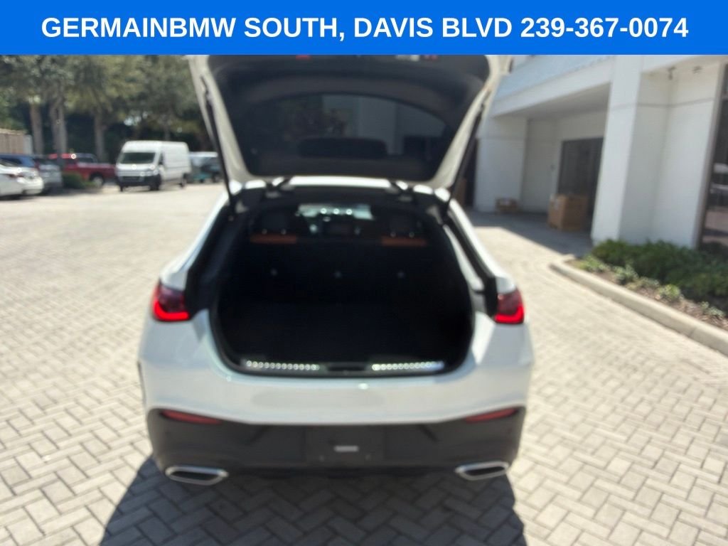 Used 2024  Mercedes-Benz GLC 300 Coupe image 34
