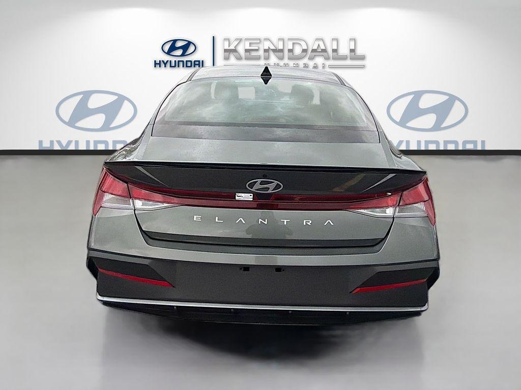 New 2026 Amazon Gray Hyundai SEL Sport image 5