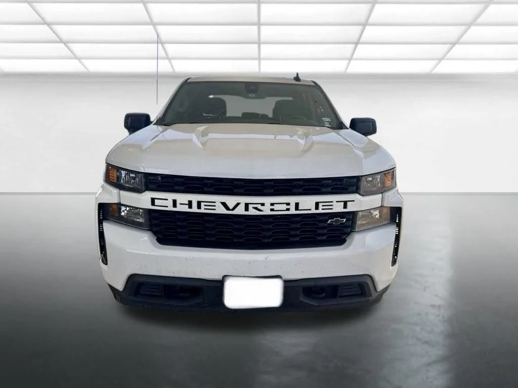 Used 2021 SUMMIT WHITE Chevrolet Custom image 5