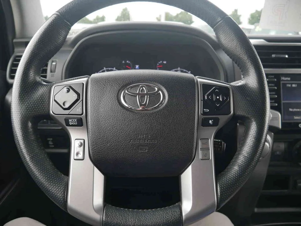 Used 2020 Red Toyota SR5 image 35