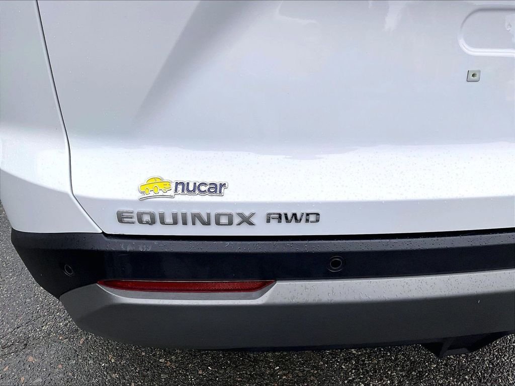 Used 2025 White Chevrolet LT image 27