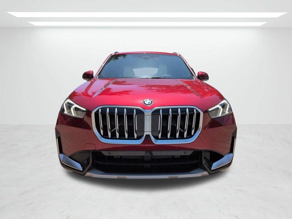 New 2026 Vegas Red Metallic BMW xDrive28i image 9
