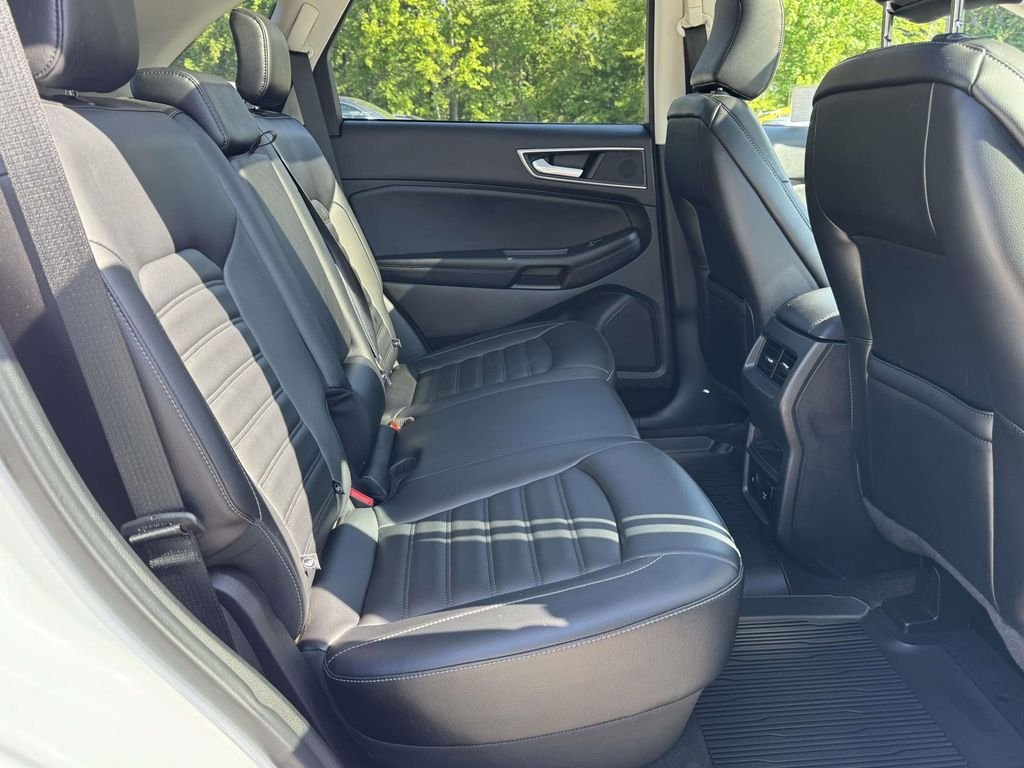 Used 2022 White Ford SEL image 15