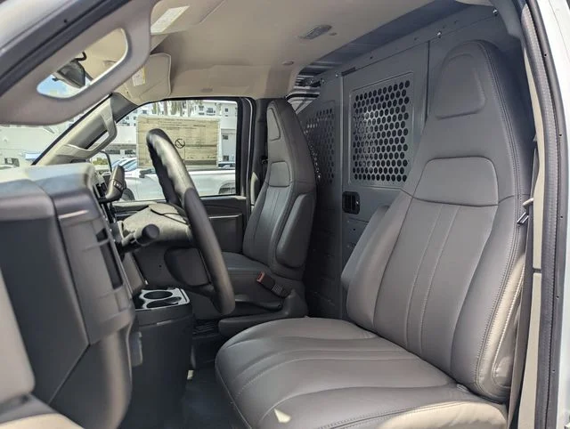 Used 2025 White Chevrolet Work Van image 5