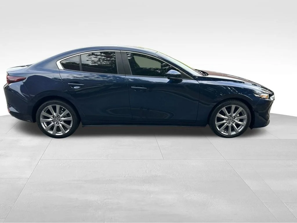 Used 2021 Blue Mazda Preferred image 8