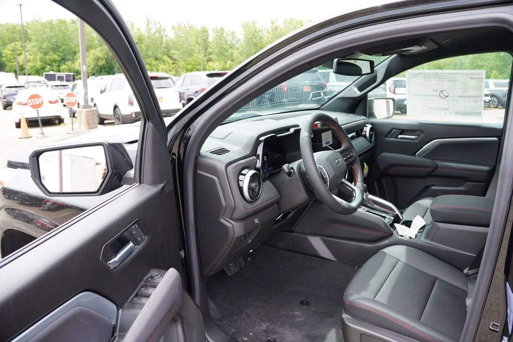 2026 Chevrolet Colorado Z71 - Photo 10