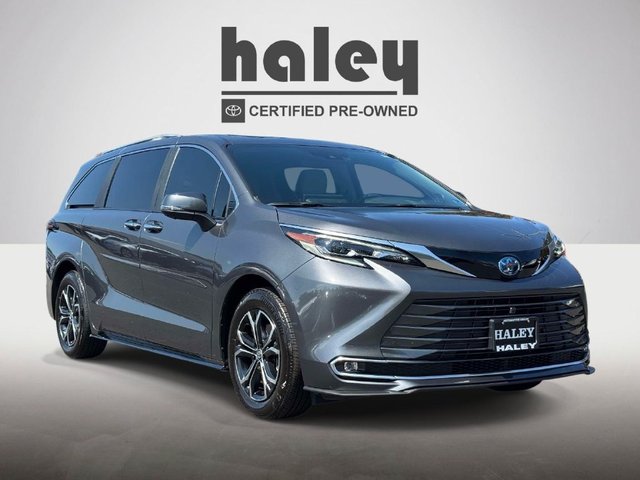 2025 Toyota Sienna Platinum