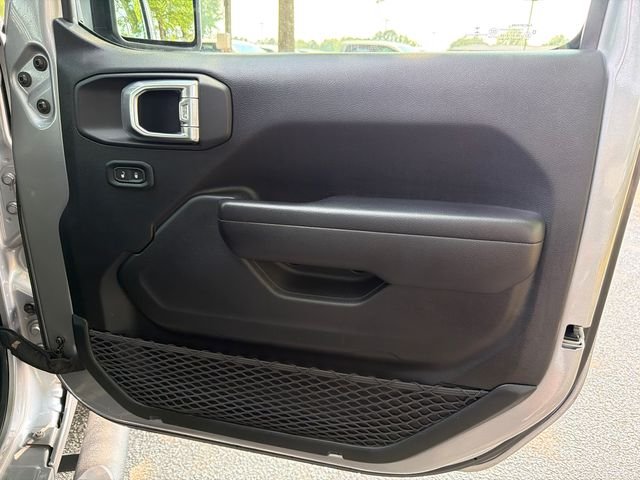 Used 2021 Silver Jeep Unlimited Sport Altitude image 14