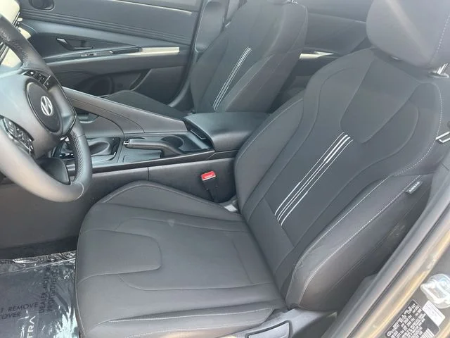 Used 2025 Gray Hyundai SEL Sport image 31
