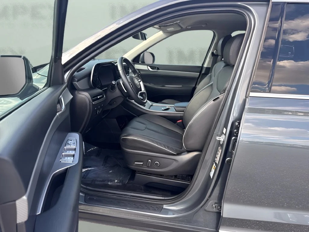 Used 2025 Gray Hyundai SEL image 10
