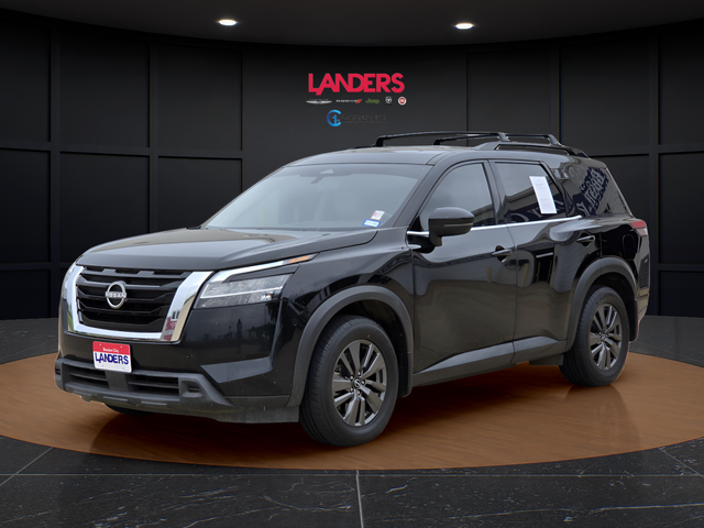 2022 Nissan Pathfinder SV