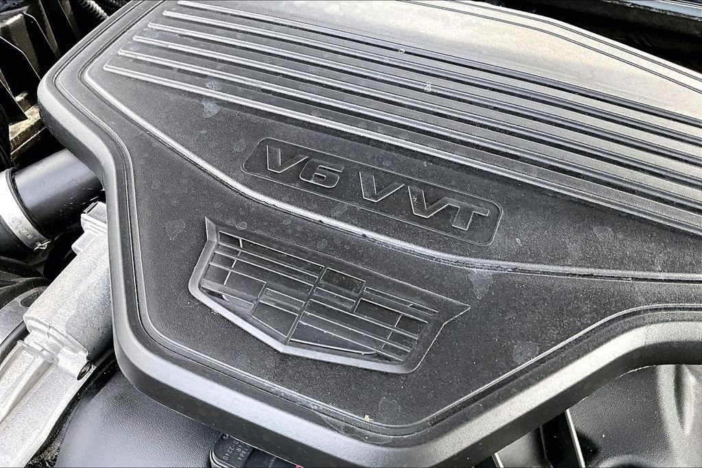 Used 2025 White Cadillac Premium Luxury image 34