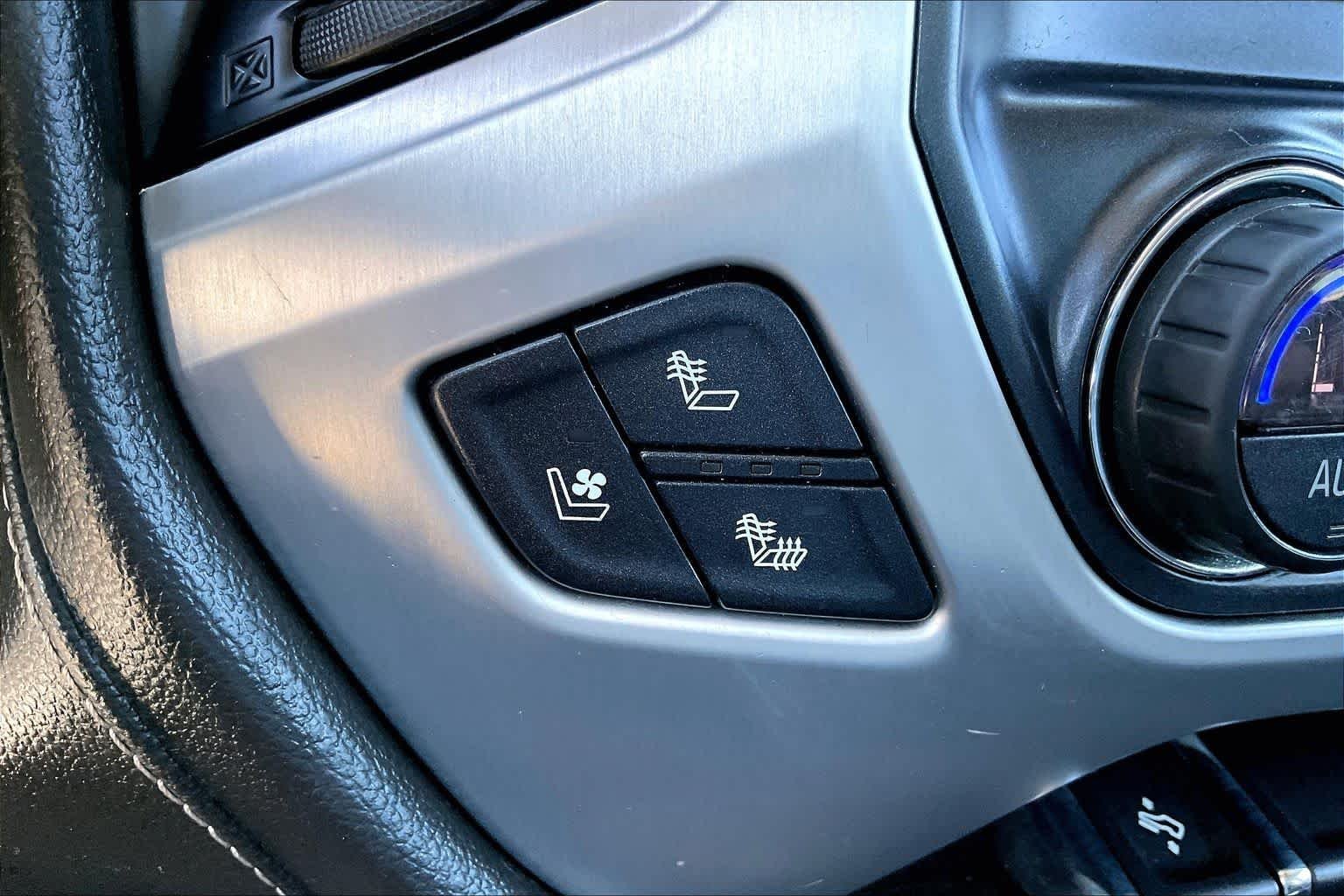 Used 2018 Summit White GMC SLT image 31