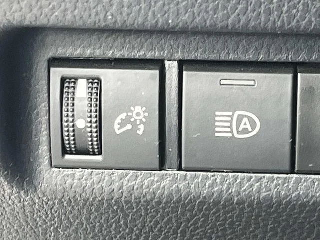 Used 2023 Silver Toyota LE image 33