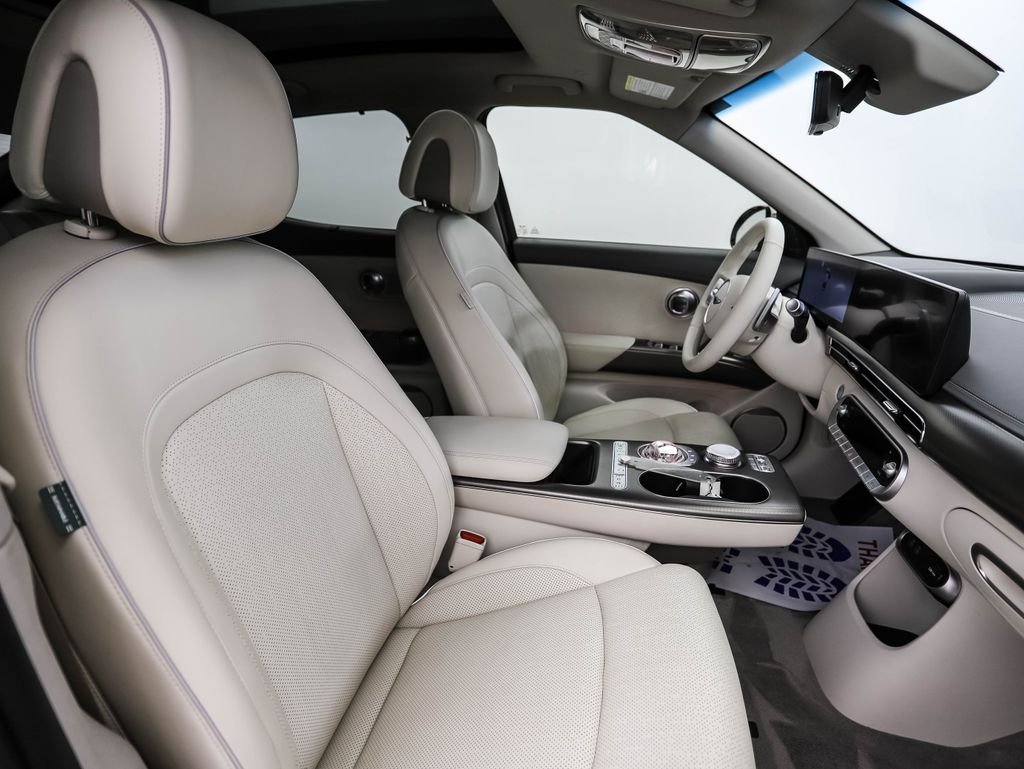 Used 2023 White Genesis Advanced image 31