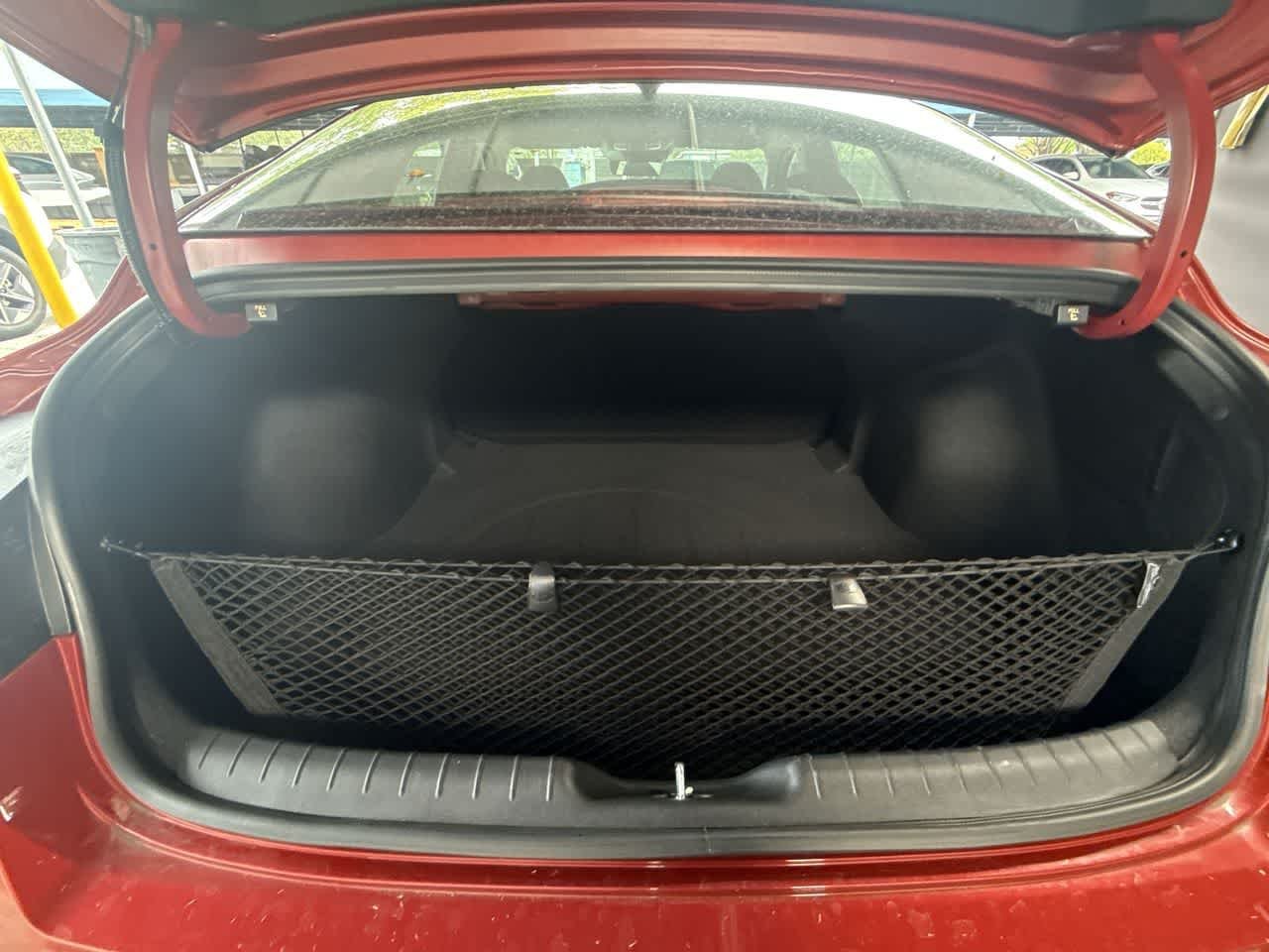 2025 Hyundai Elantra SE - Photo 25