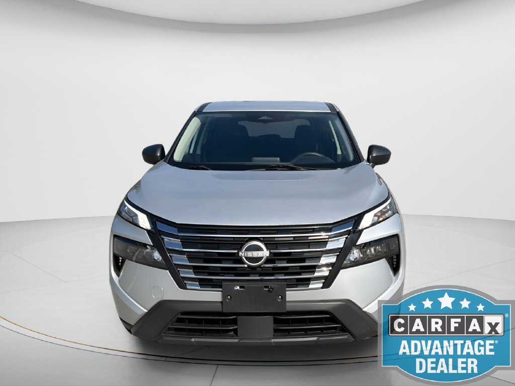 Used 2024 Silver Nissan S image 2