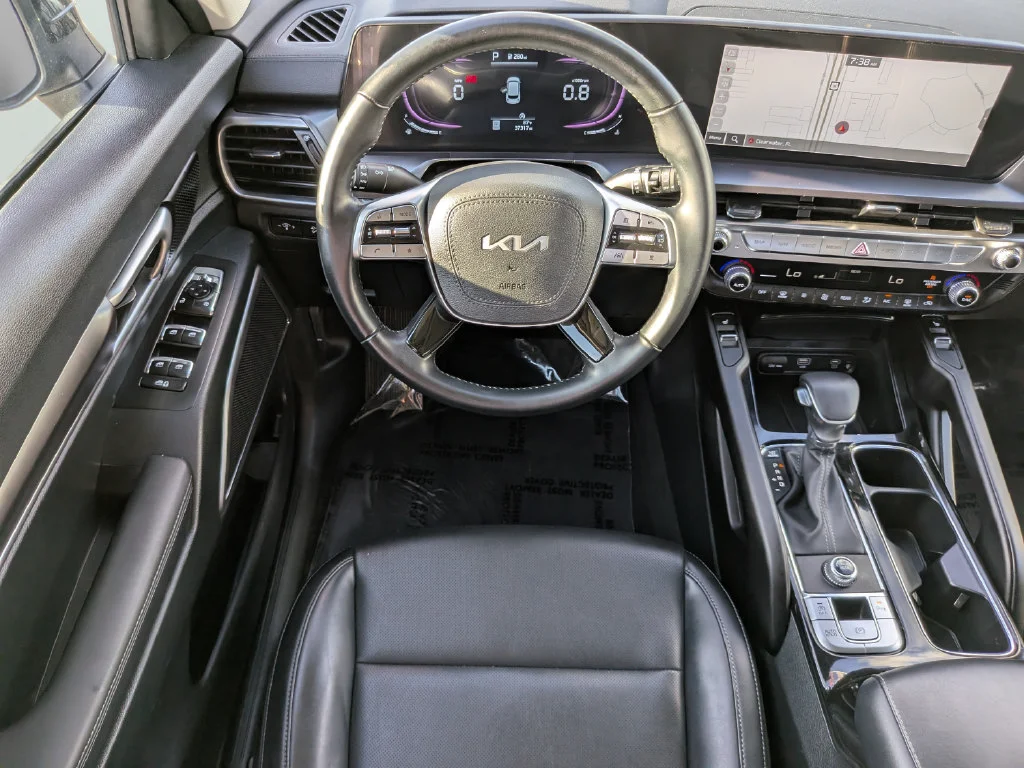 Used 2025 Black Kia S image 13