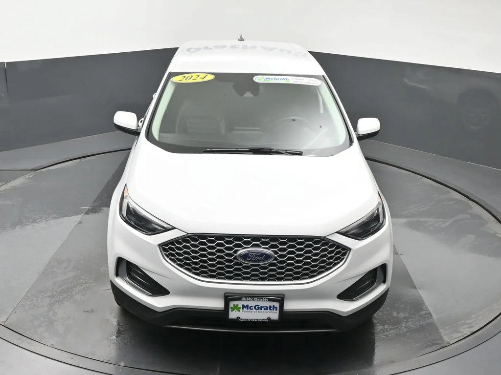 Used 2024 White Ford SEL image 26